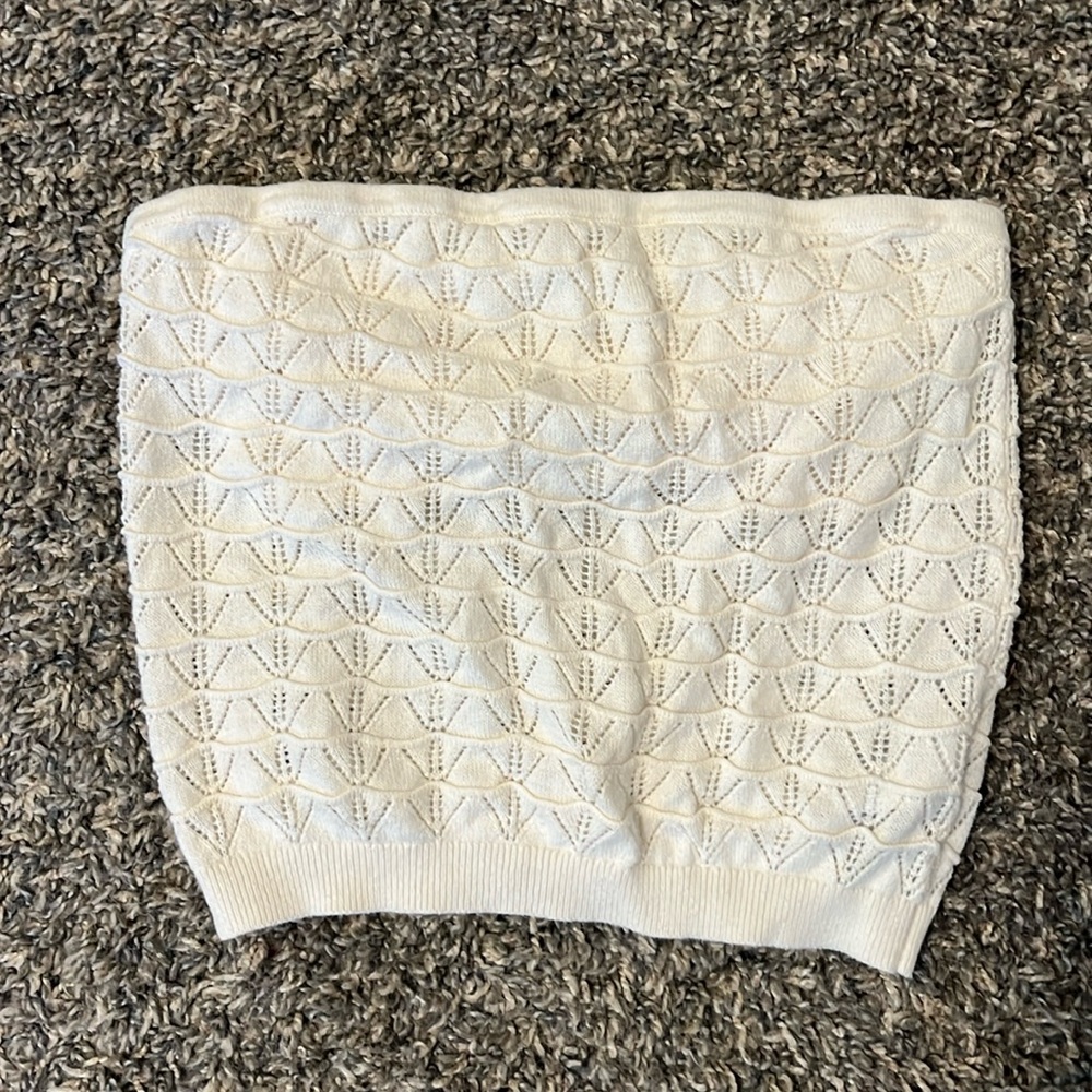 American Eagle knit tube top, cropped, built-in bra, no pads.